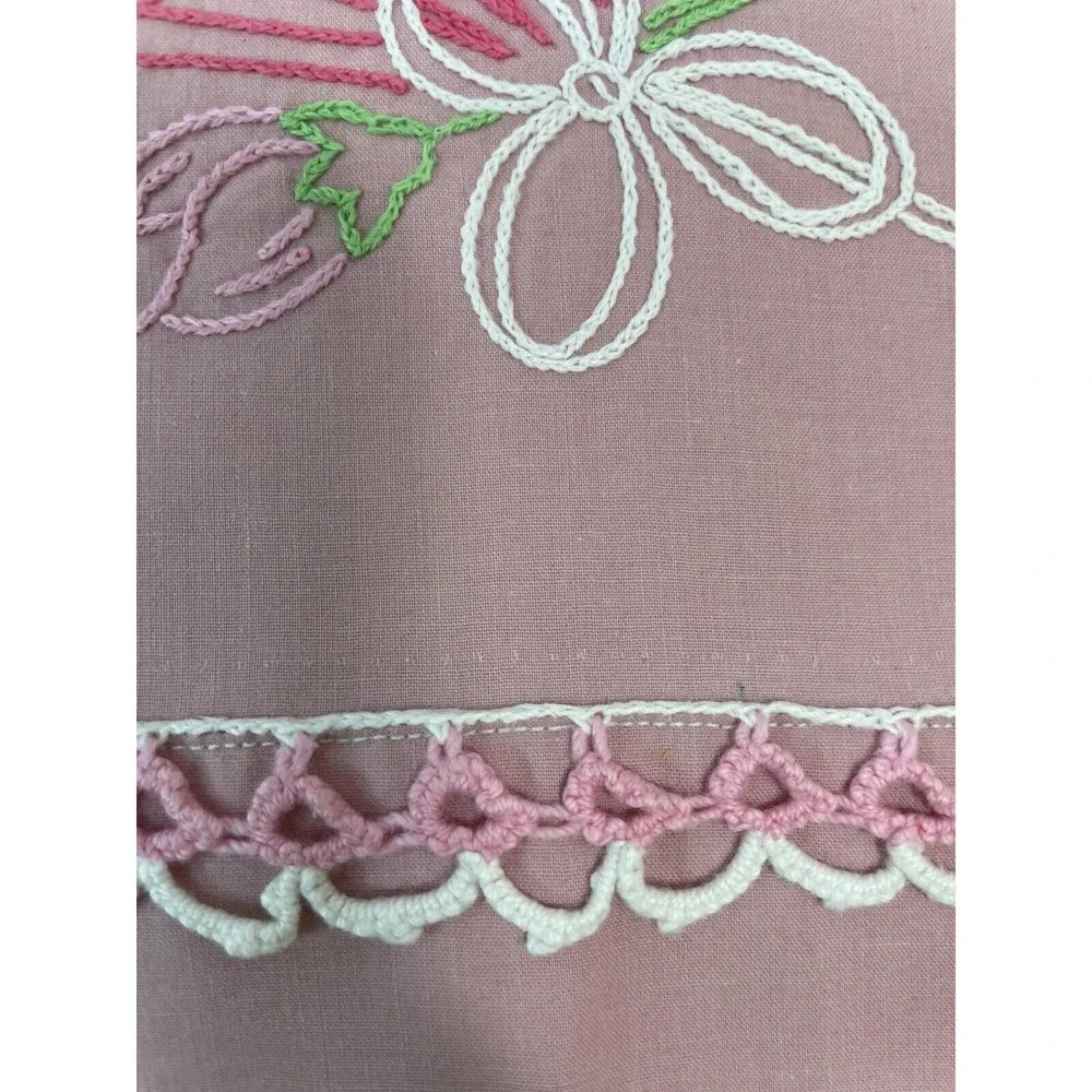 Set Of 2 Hand Embroidered Flower Fan Pink Pillowcases‎ Hand Tatted Edging